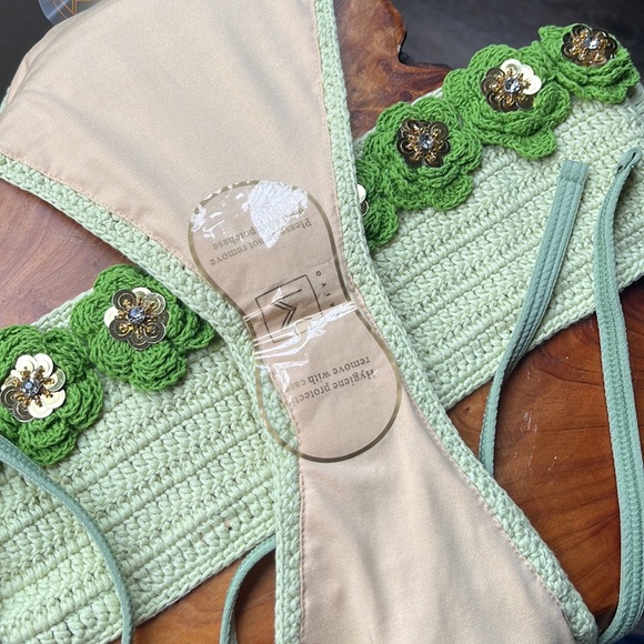 Bikini - Picture 4 of 4